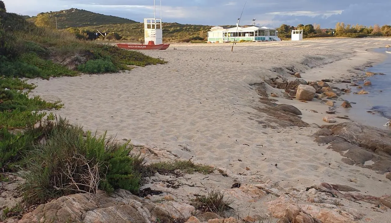 Home On Sardinia Beach オルビア 0*,
